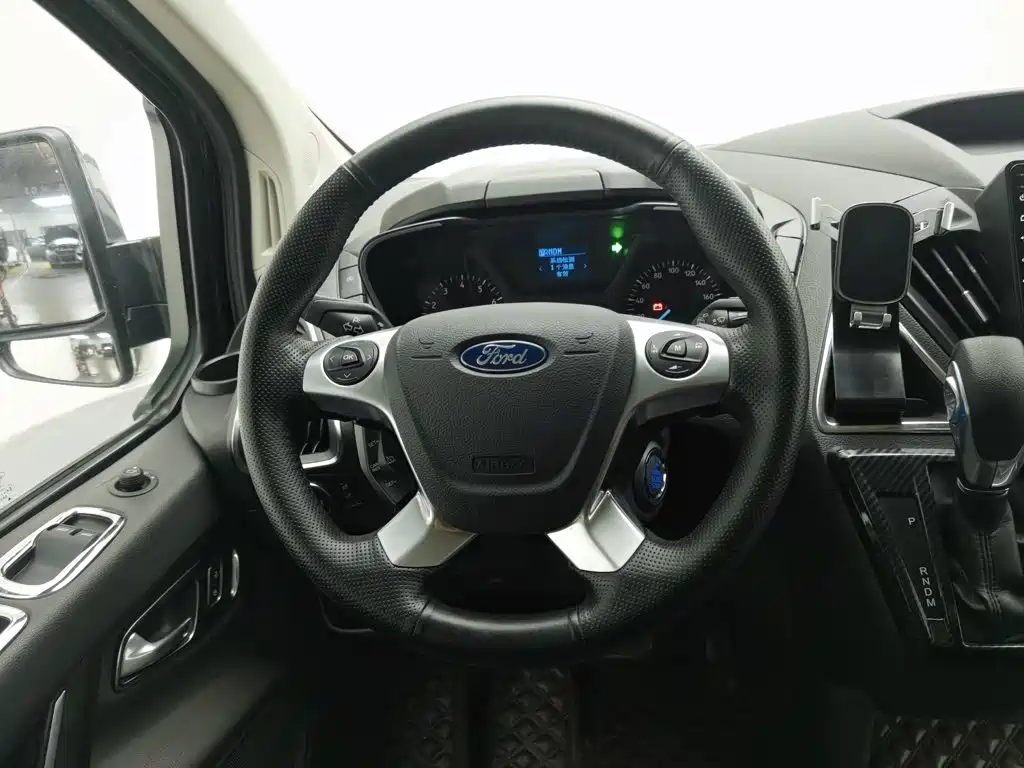 Ford Tourneo — миниатюра 11