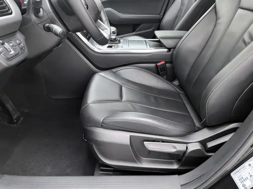 Hongqi Hongqi H5 — миниатюра 20