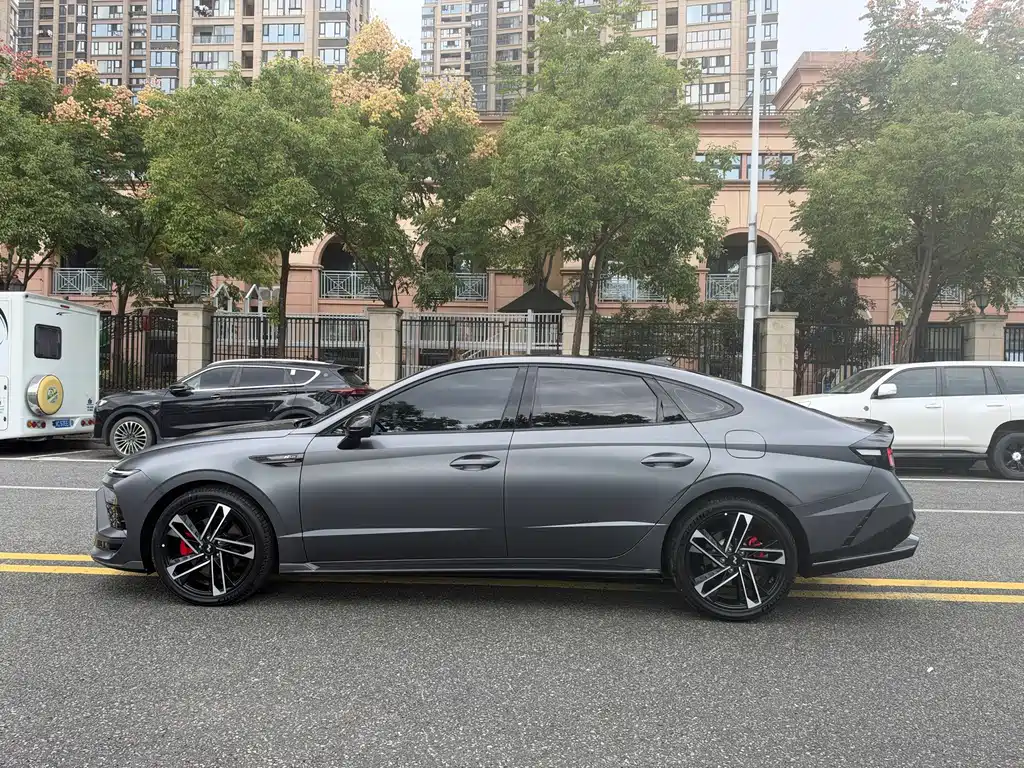 Hyundai Sonata — миниатюра 7