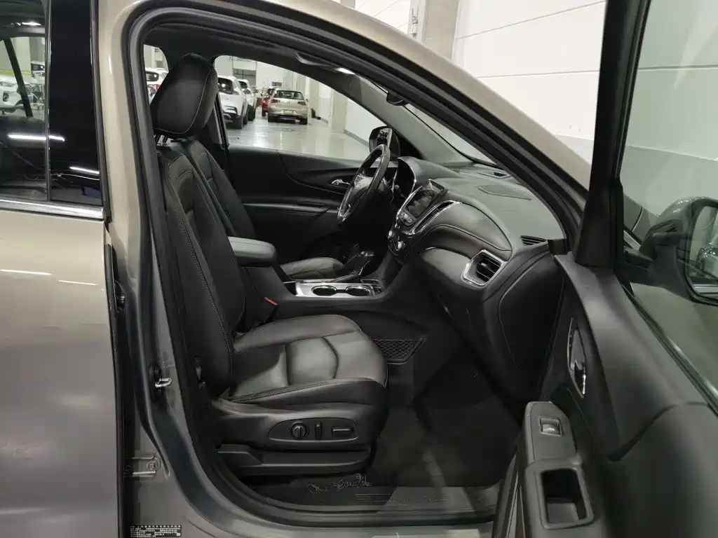 Chevrolet Equinox — миниатюра 23