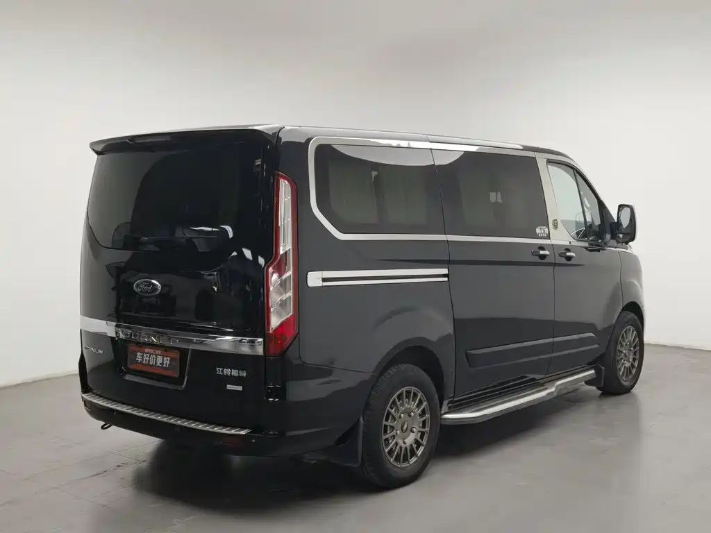 Ford Tourneo — миниатюра 2