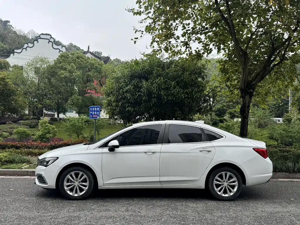 Buick Verano - фото 3
