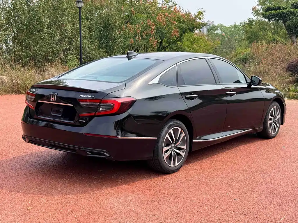 Honda Accord — миниатюра 9