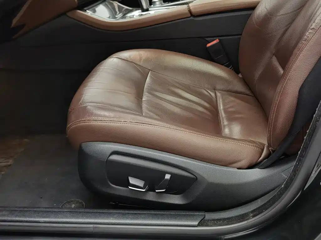 BMW 5 Series — миниатюра 20