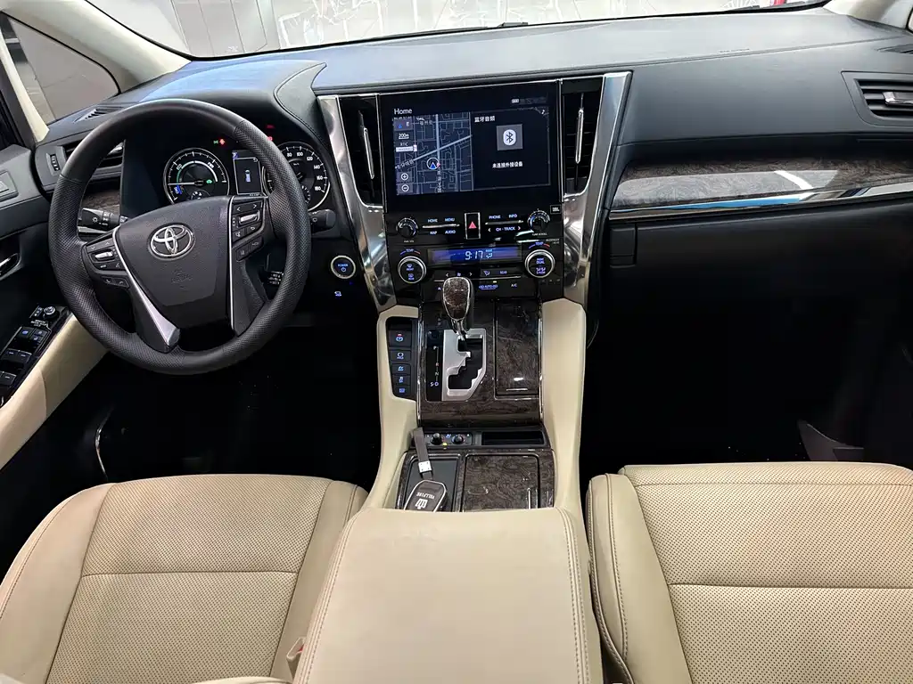 Toyota Vellfire — миниатюра 16