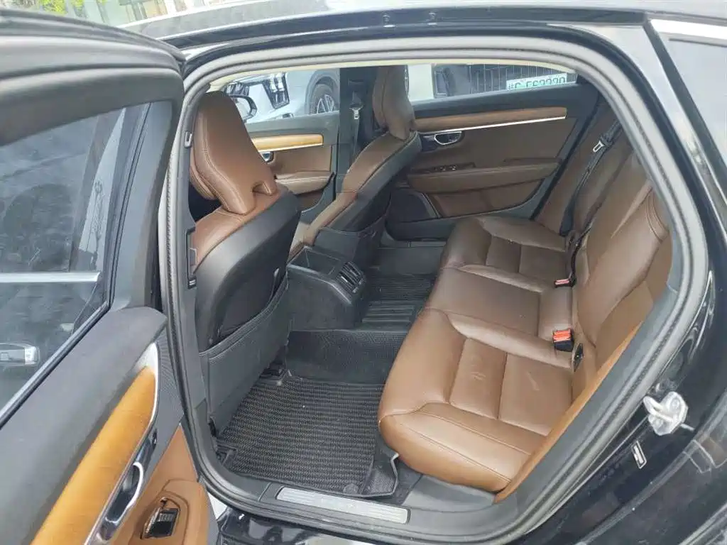 Volvo S90 — миниатюра 5