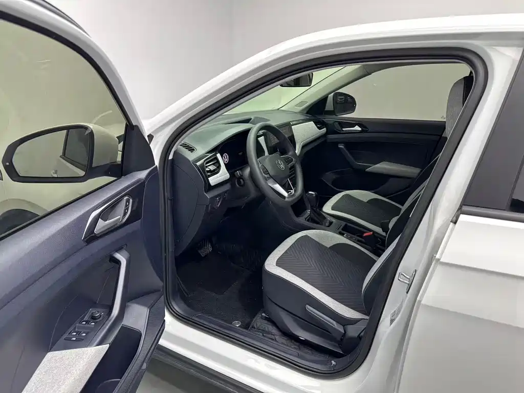 Volkswagen Tharu — миниатюра 5