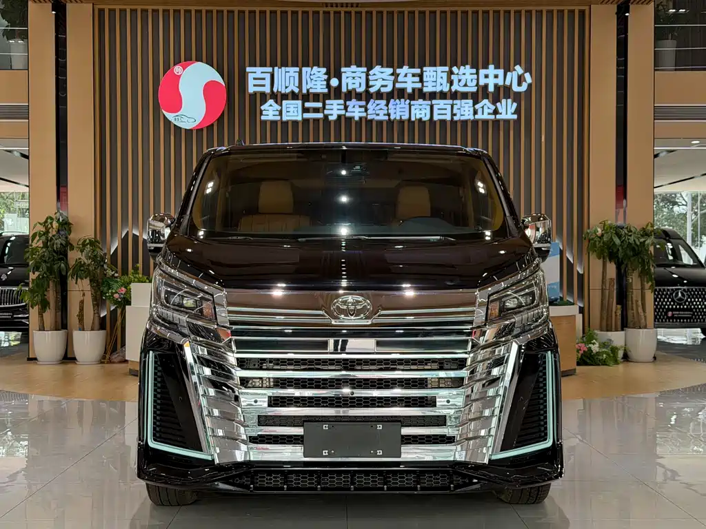 Toyota Hiace 2024