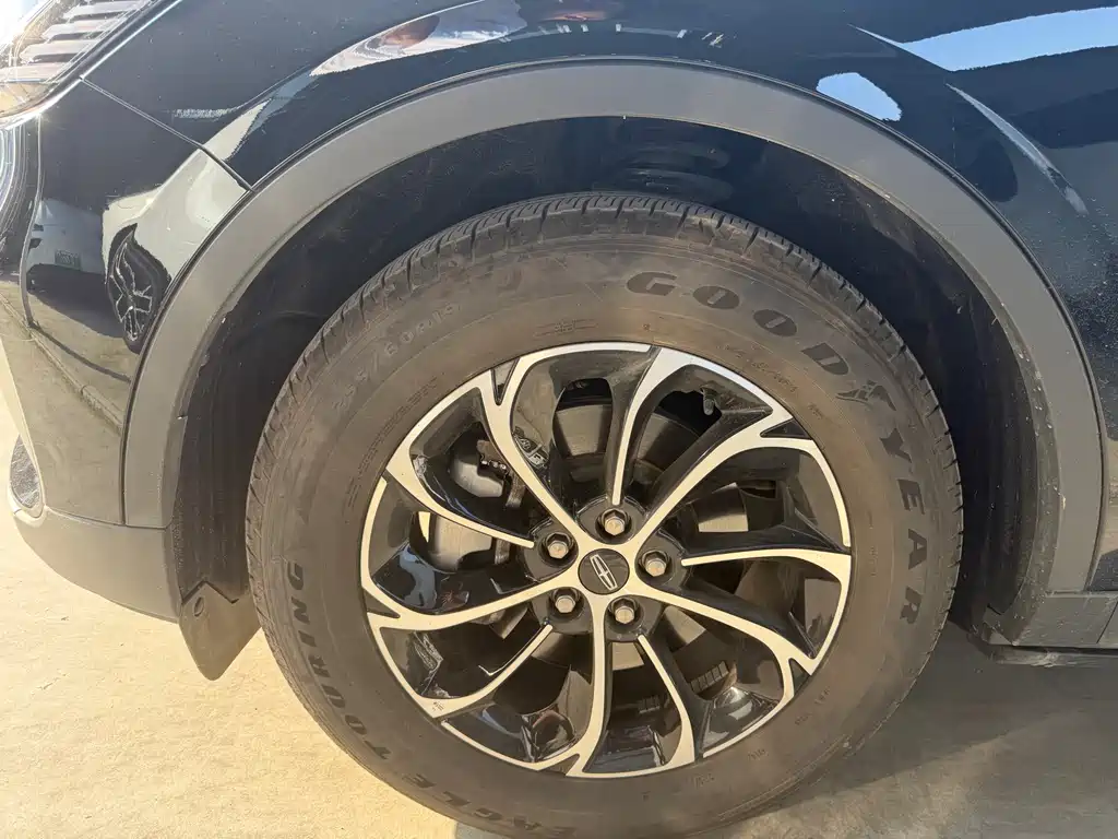 Lincoln Nautilus 2025 2.0T Premium