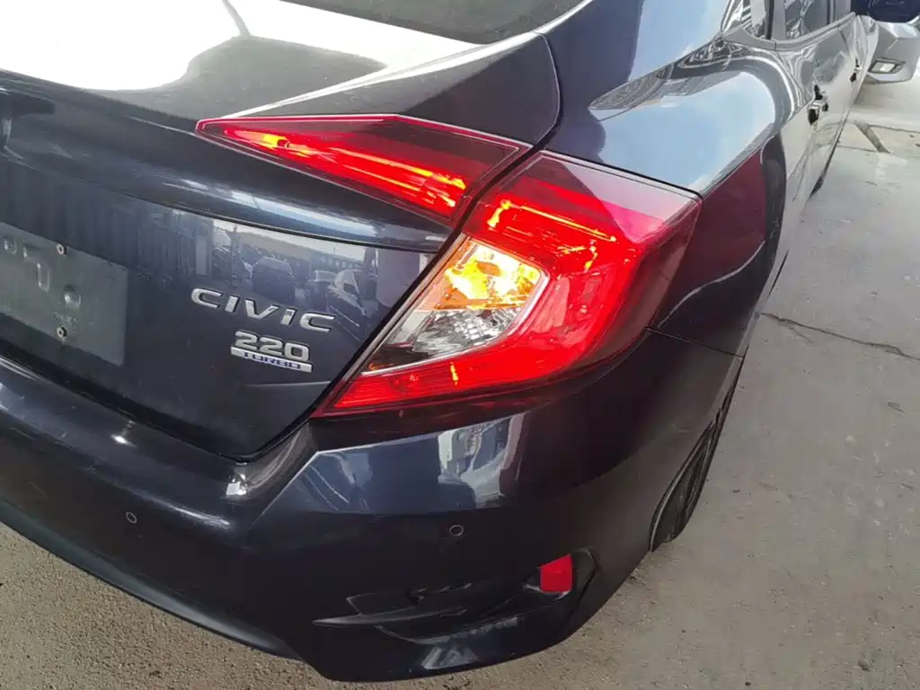 Honda Civic — миниатюра 8
