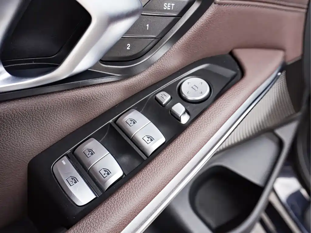 BMW 3 Series — миниатюра 10