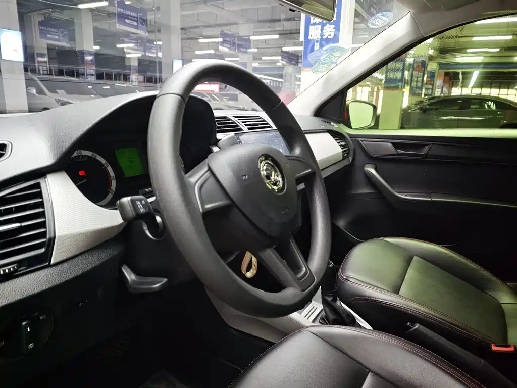 Skoda Fabia — миниатюра 8