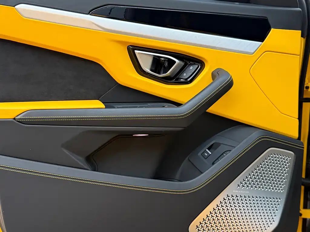 Lamborghini Urus — миниатюра 8