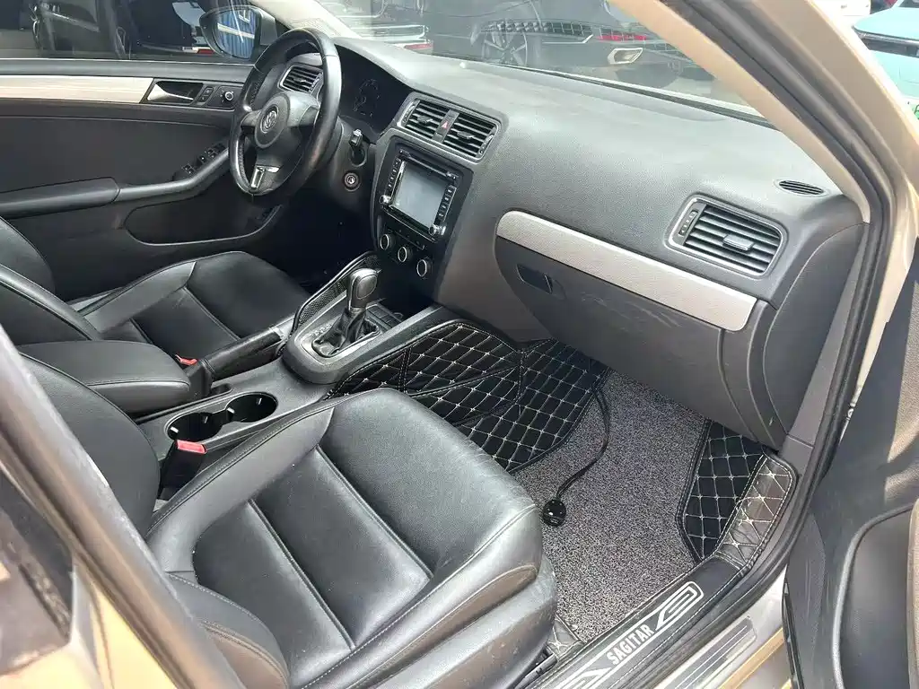 Volkswagen Sagitar — миниатюра 6