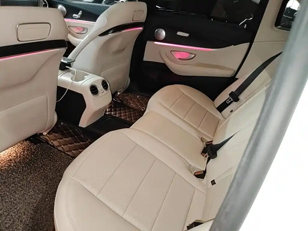 Mercedes-Benz E-Class — миниатюра 17