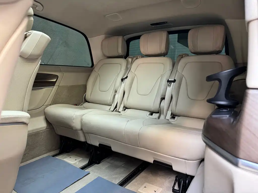 Mercedes-Benz V-Class — миниатюра 15