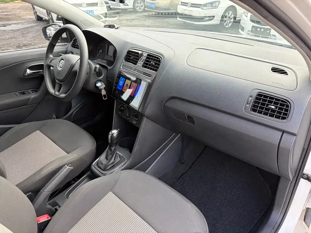 Volkswagen Polo — миниатюра 12