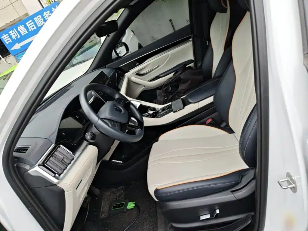 BYD PLUS New Energy — миниатюра 22