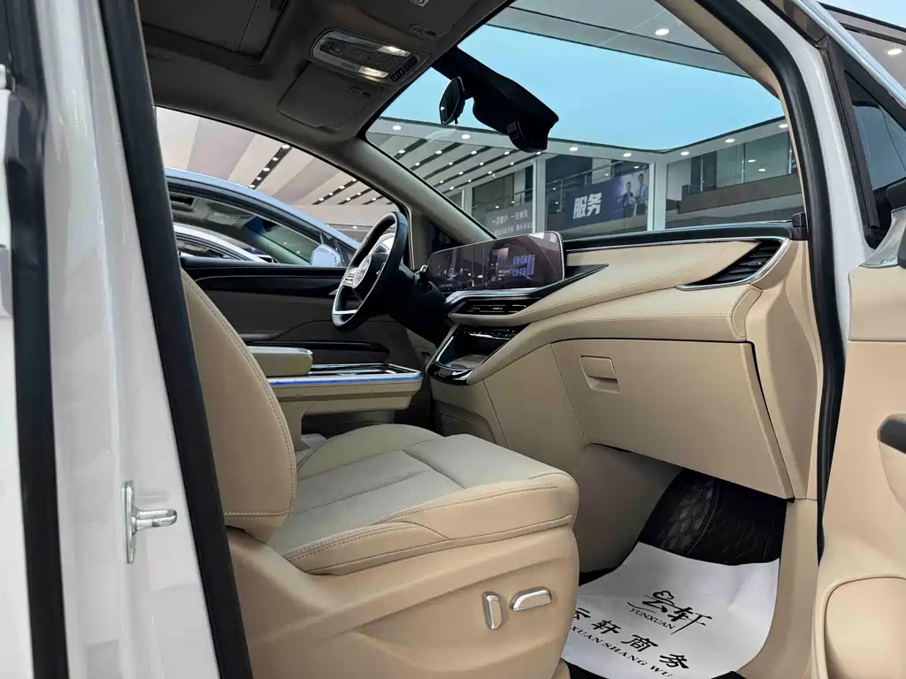 Buick GL8 Hybrid — миниатюра 13