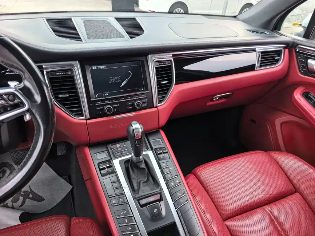 Porsche Macan — миниатюра 14