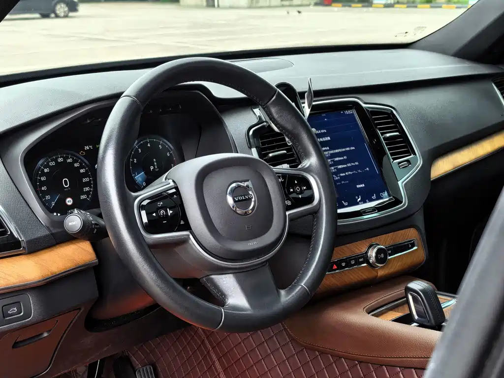 Volvo XC90 — миниатюра 17