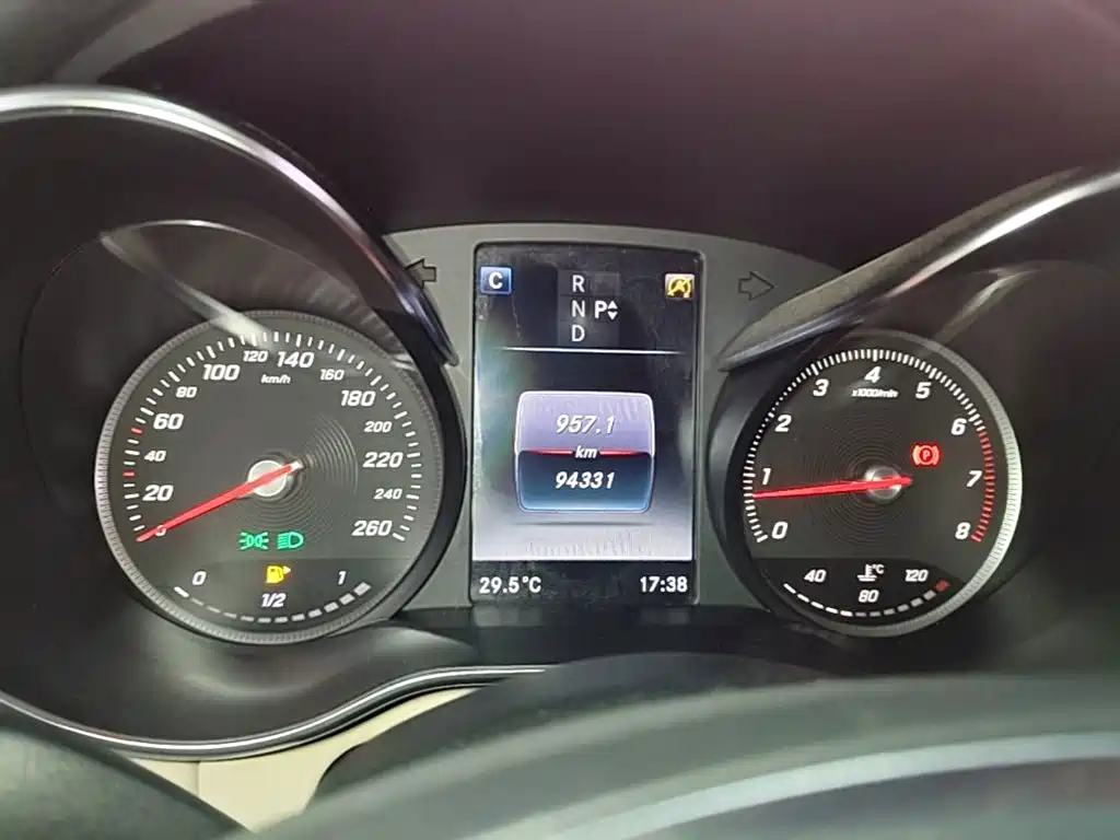Mercedes-Benz C-Class — миниатюра 12