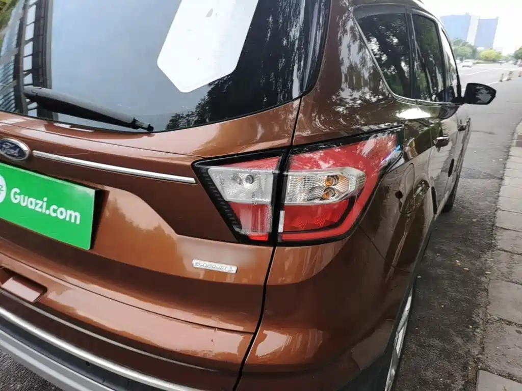 Ford Kuga — миниатюра 8