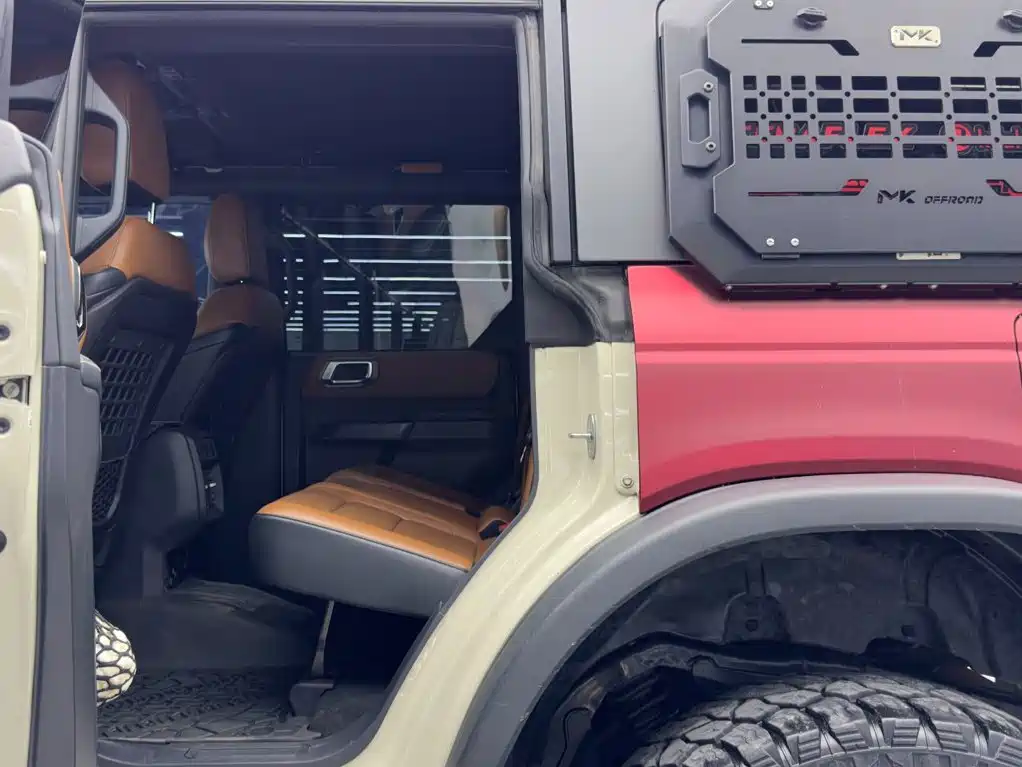 Ford Bronco — миниатюра 9