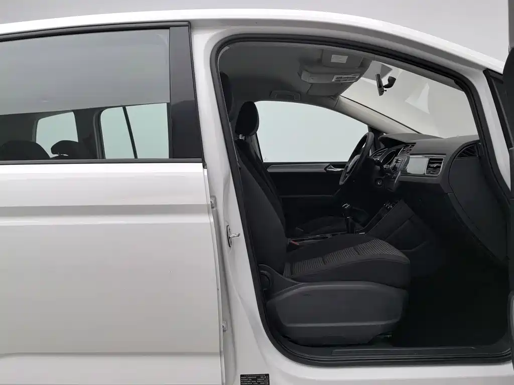 Volkswagen Touran — миниатюра 23