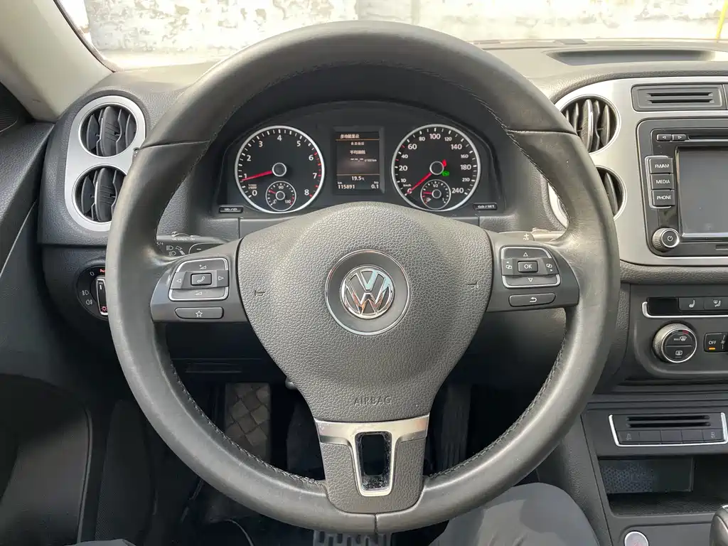 Volkswagen Tiguan — миниатюра 10