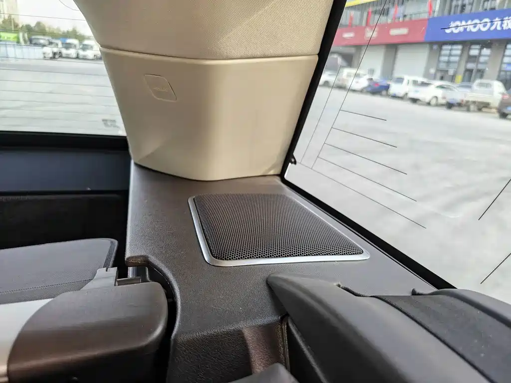 Land Rover Sport — миниатюра 10