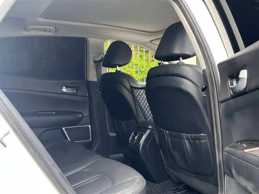 Kia K5 2016 1.6T AT LUX