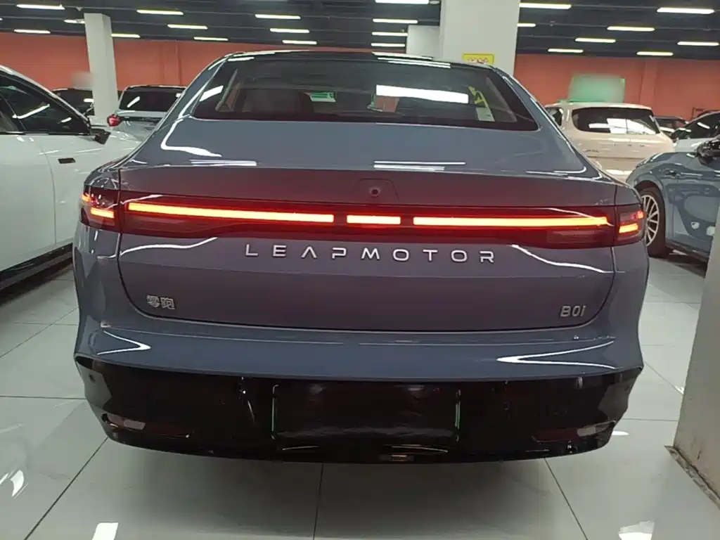 Leapmotor Leapmotor B01 — миниатюра 6