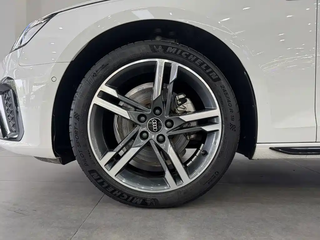 Audi A4L — миниатюра 5