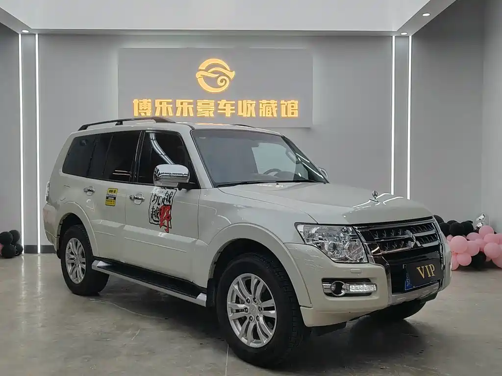 Mitsubishi Pajero (Import) — миниатюра 3