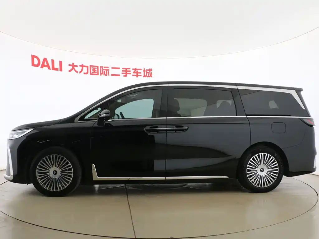 VOYAH Dreamer — миниатюра 4