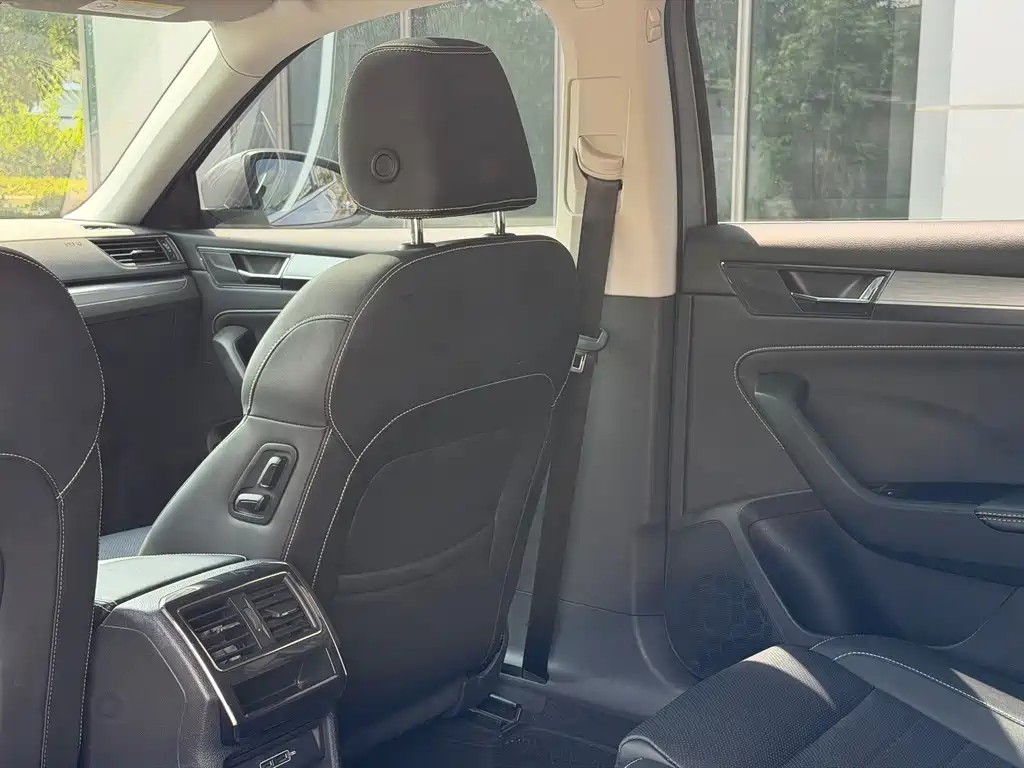 Skoda Superb — миниатюра 23