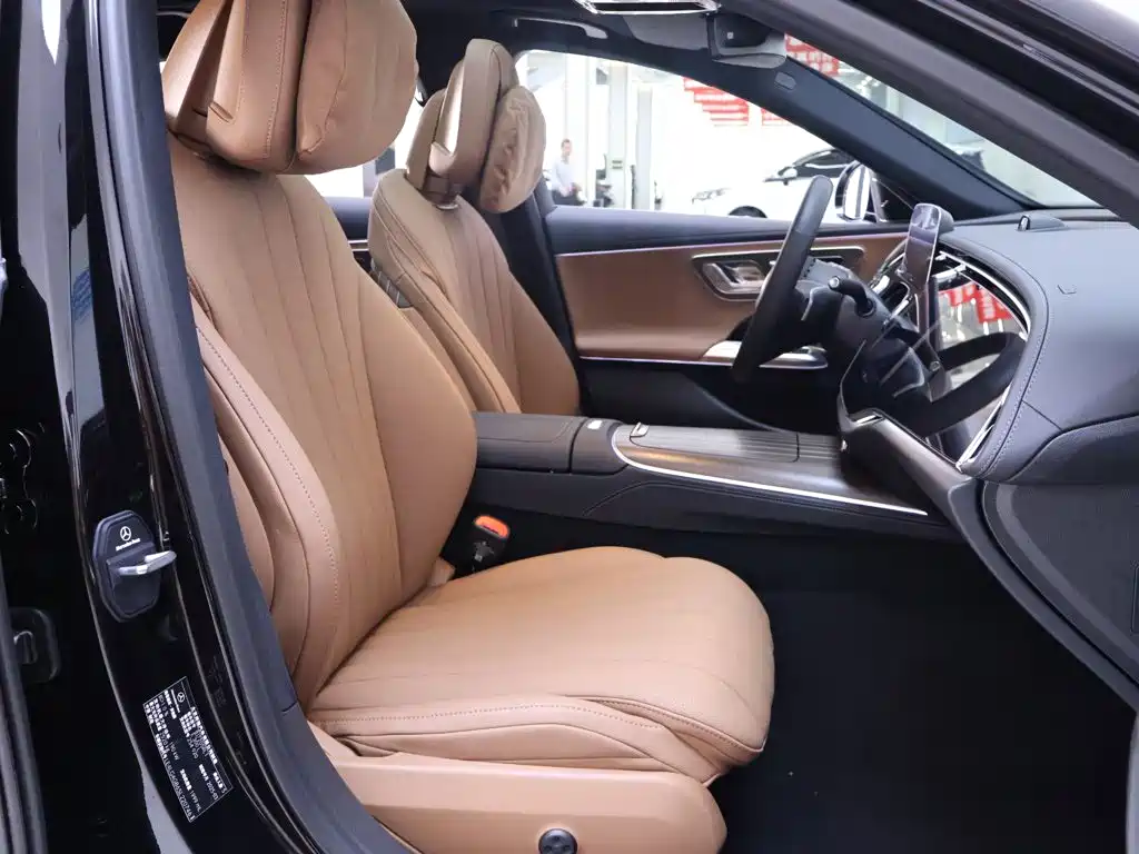 Mercedes-Benz E-Class — миниатюра 21
