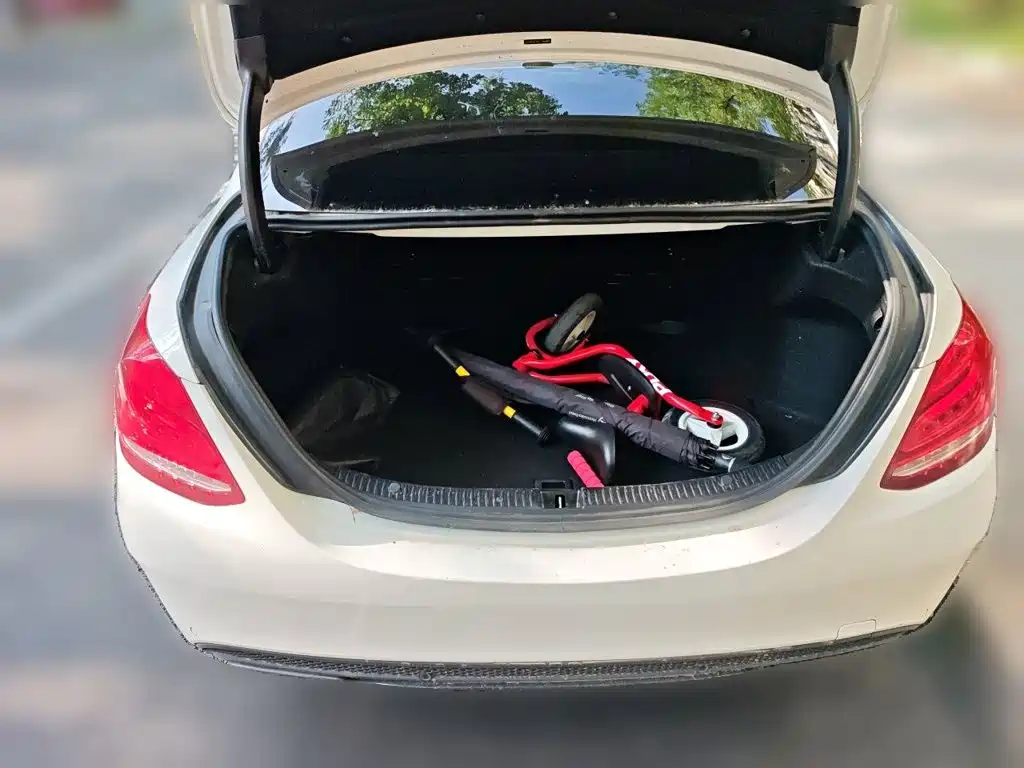Mercedes-Benz C-Class — миниатюра 10