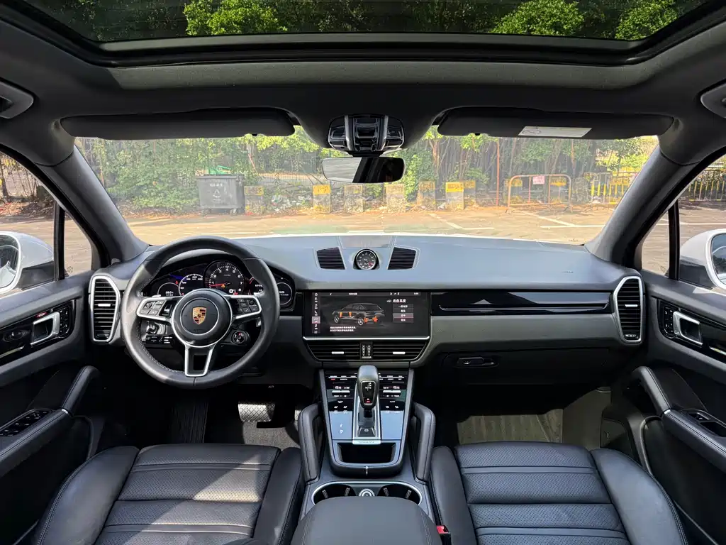 Porsche Cayenne — миниатюра 5