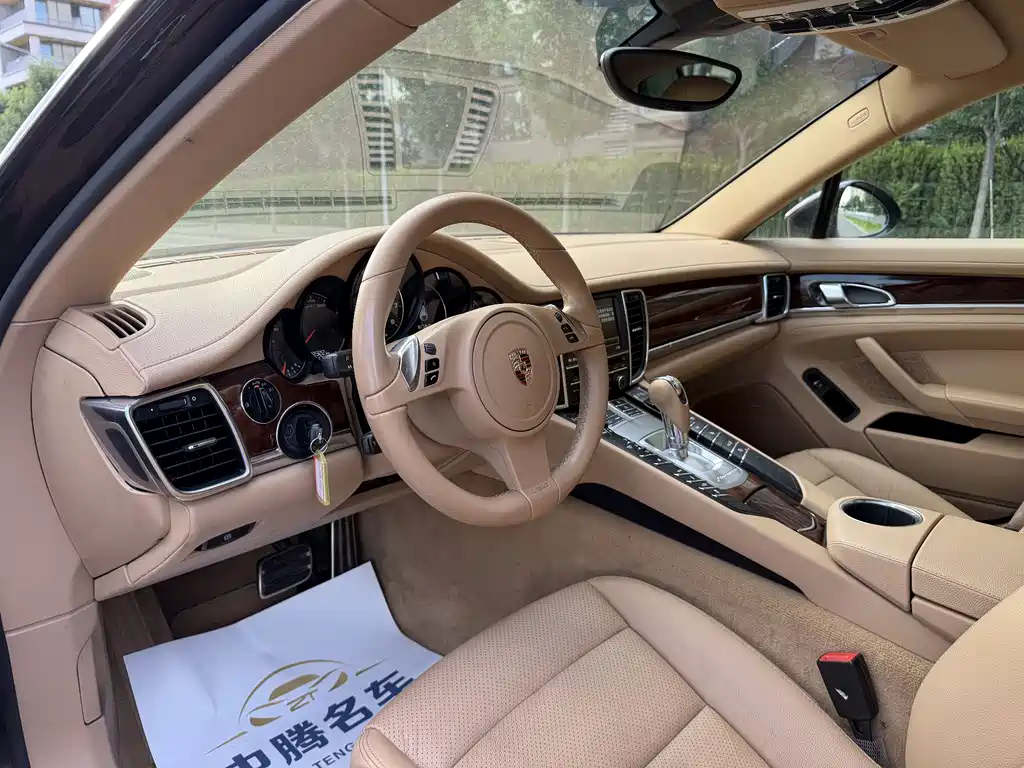 Porsche Panamera 2013 Panamera 4 Platinum Edition 3.6L
