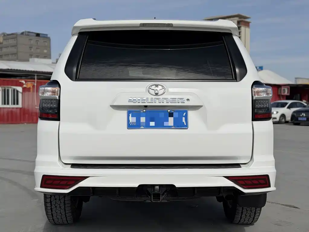 Toyota 4Runner 2016 4.0L AT