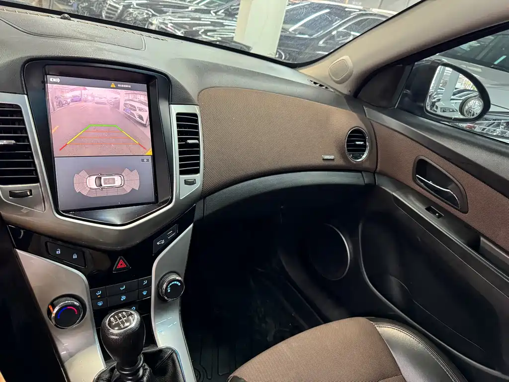 Chevrolet Cruze — миниатюра 14