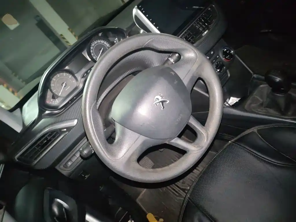 Peugeot 2008 — миниатюра 11