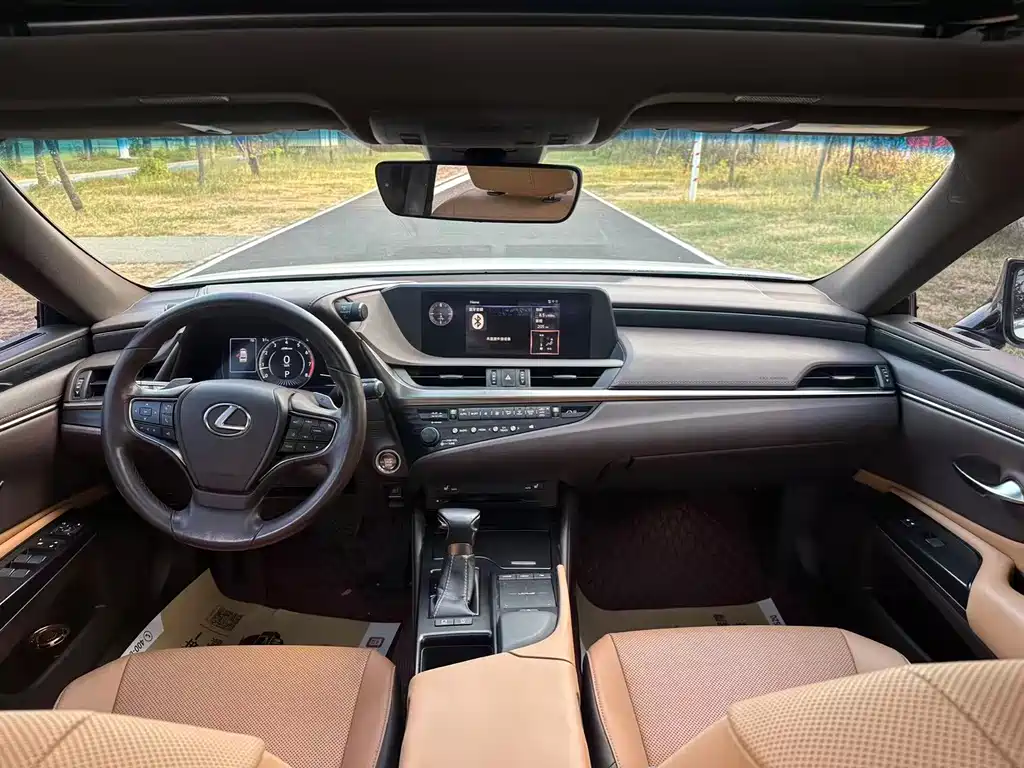 Lexus ES — миниатюра 9