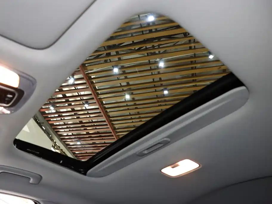 Hyundai Elantra — миниатюра 16