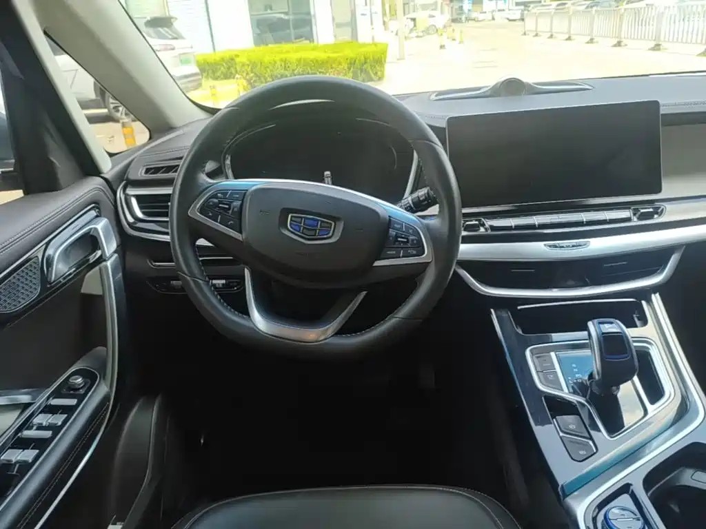 Geely Jia Ji New Energy — миниатюра 11