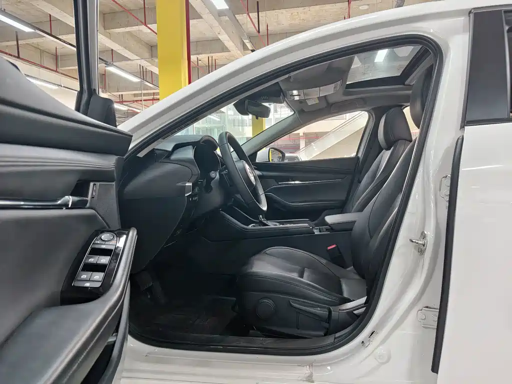 Mazda 3 Axela — миниатюра 9