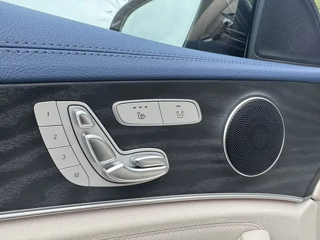 Mercedes-Benz E-Class — миниатюра 4