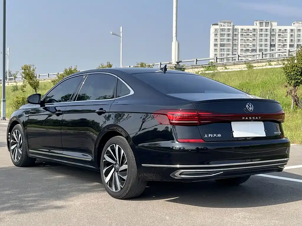 Volkswagen Passat — миниатюра 21